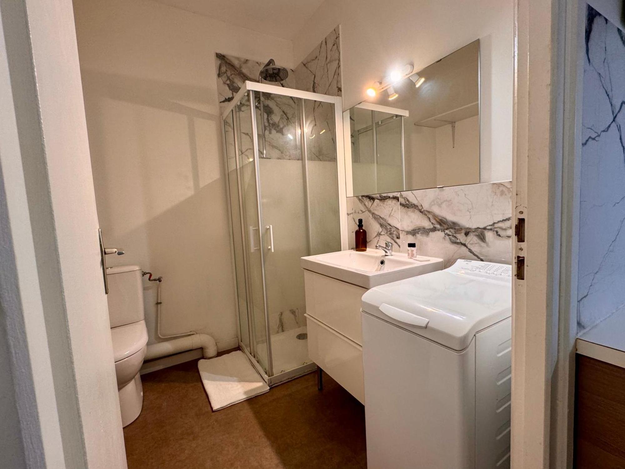 Suite Noya Villeurbanne Esterno foto